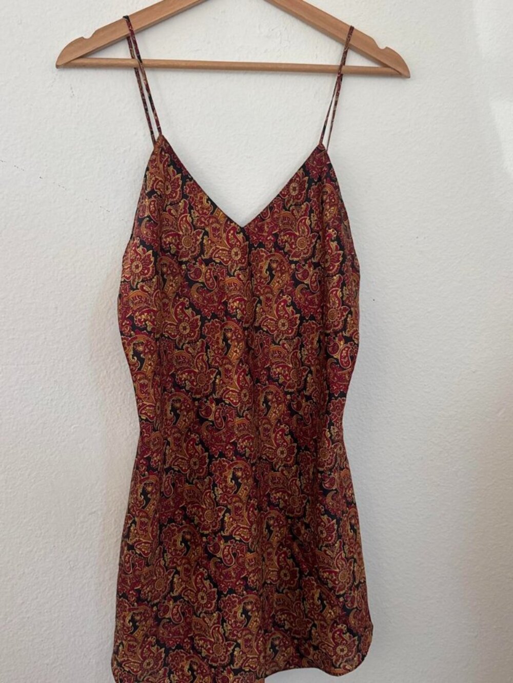 Fantasies by Morgan Taylor red and brown paisley polyester slip dress in a M